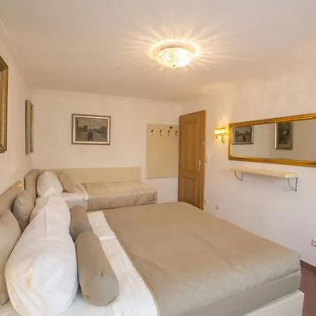 Golden Gapa Central Diamant 4 *